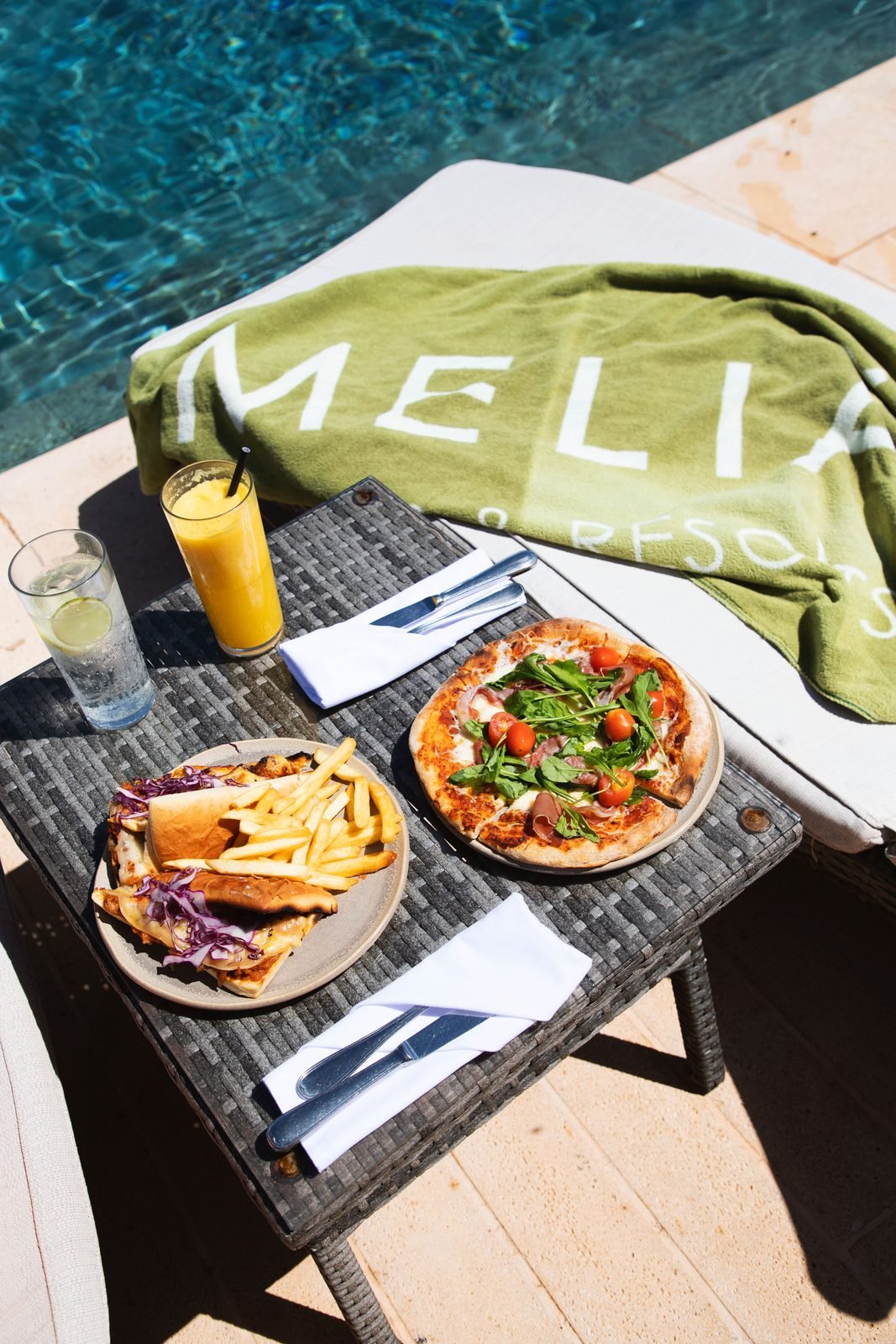 Meliá Iguazú: pizza y tragos junto a la pileta
